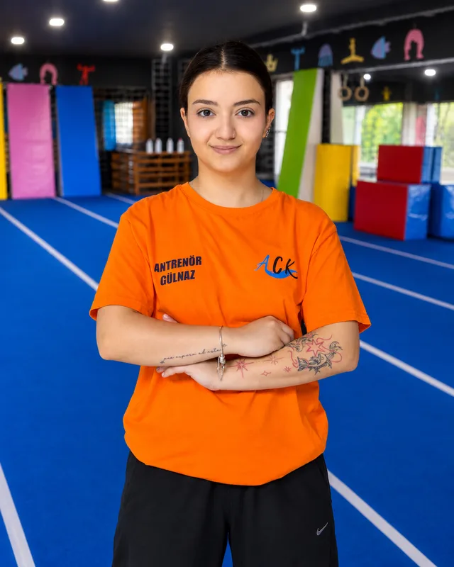 AquaWave yardımcı cimnastik antrenörü Gülnaz Baytok