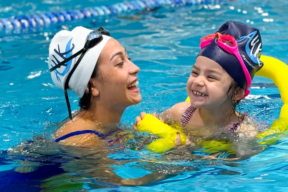 AquaWave birebir özel yüzme dersi