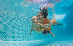 Bebekler Ne Zaman Yüzme Dersi Alabilir